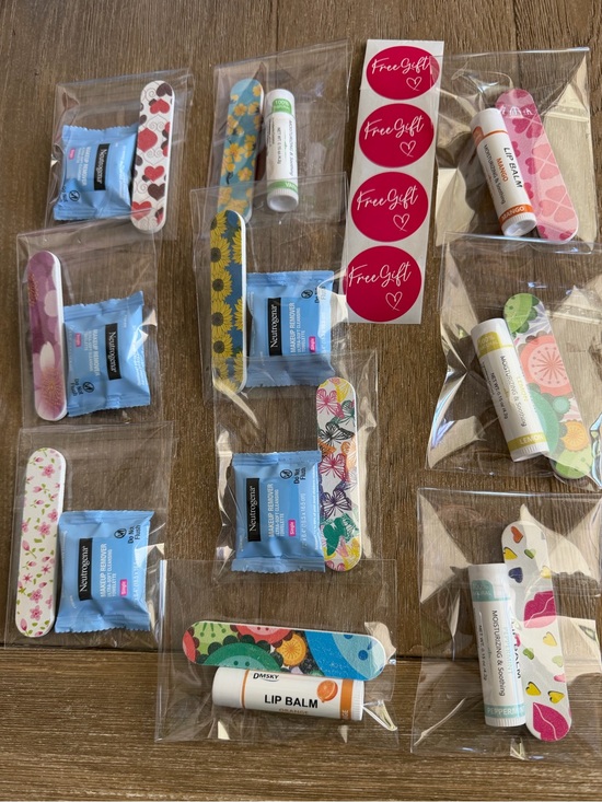 Other - Buyer Gifts Bundle: Set of 10 Gifts & Stickers